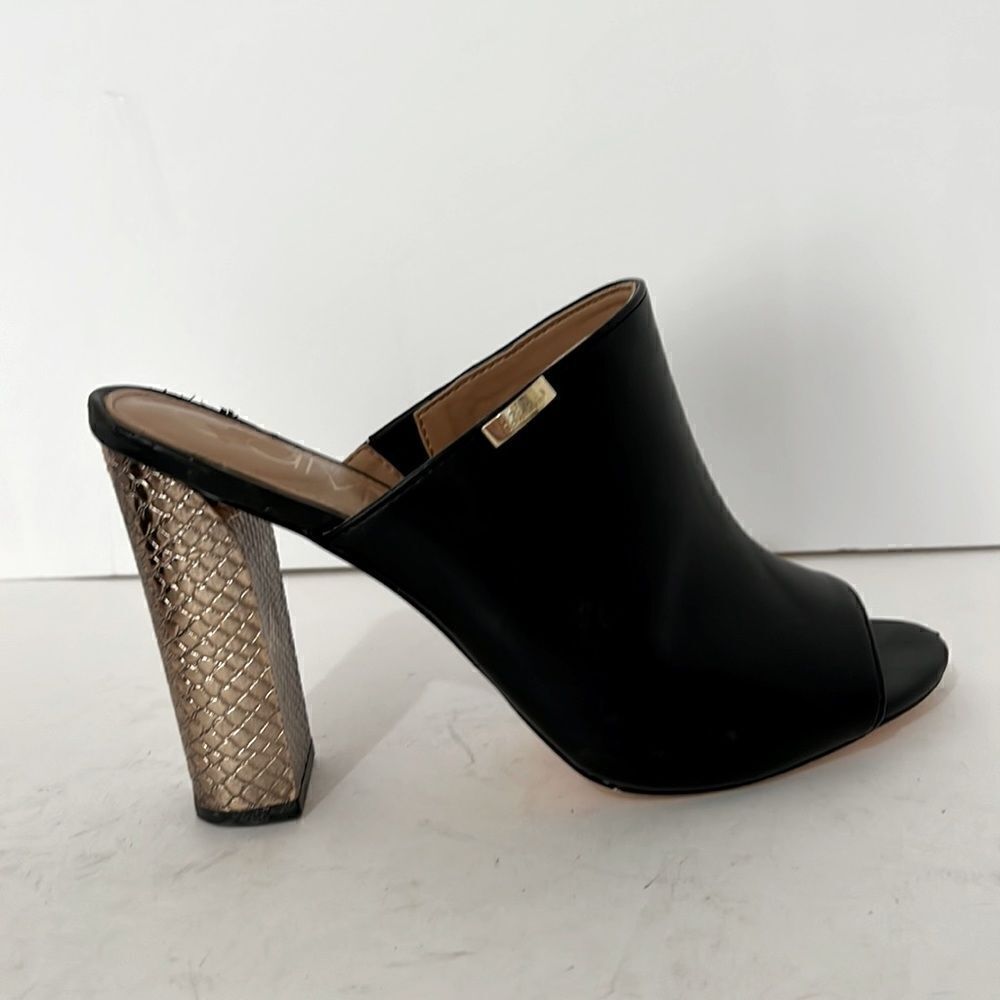 Calvin Klein Jennalyn Black Leather Metallic Gold High Heel Mules Size 9